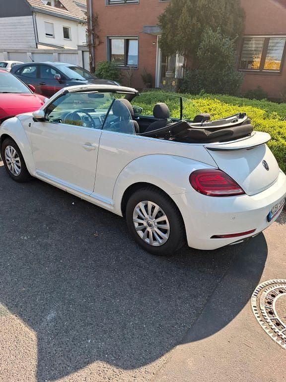 Gebraucht VW Beetle Sound 105 PS (77 kW) 2018 Weiß Kleinwagen