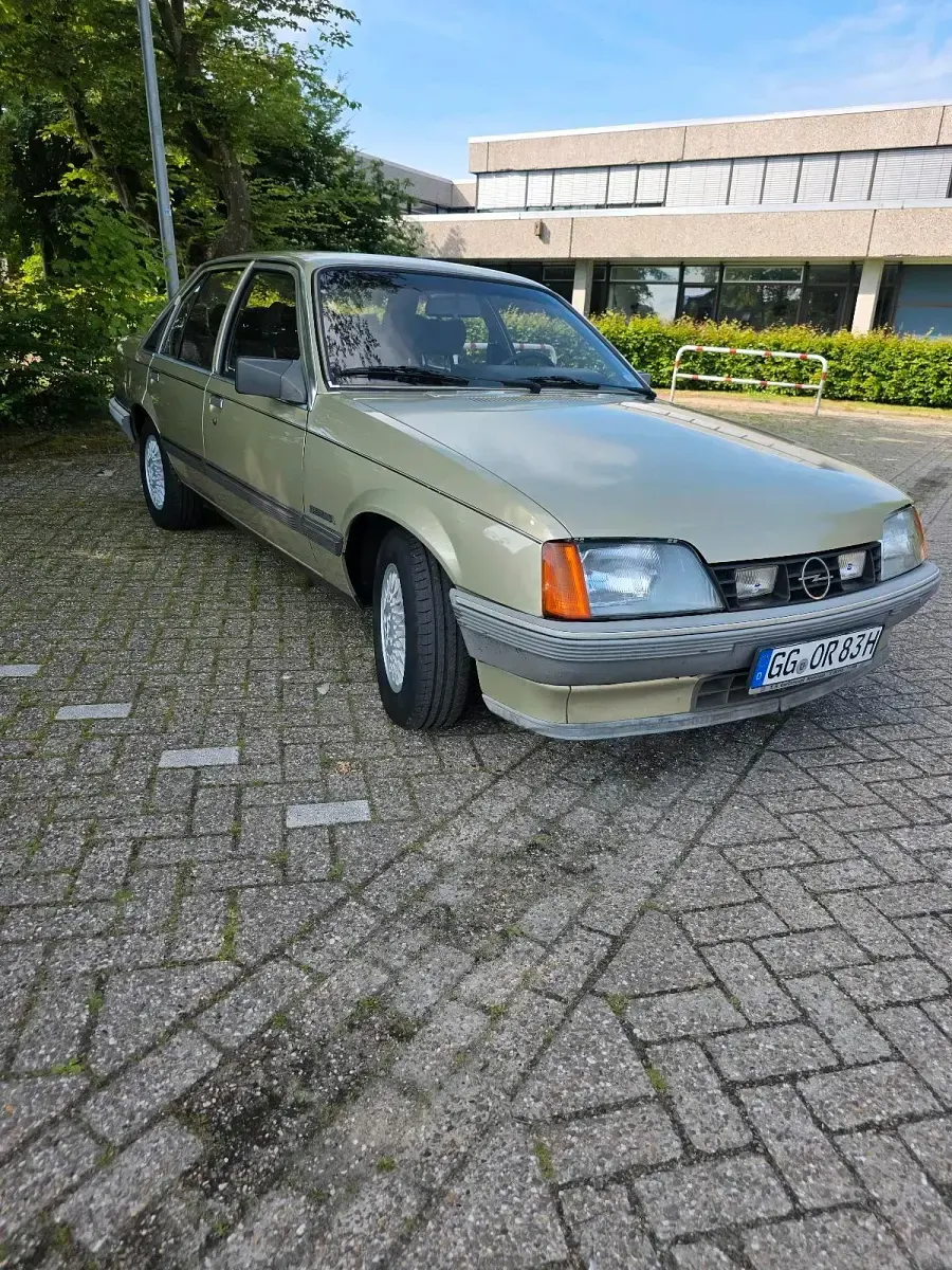 Gebraucht Opel Rekord S 100 PS (73 kW) 1983 Grau Limousine