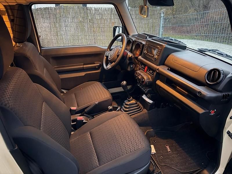Gebraucht Suzuki Jimny 102 PS (75 kW) 2024 Beige SUV
