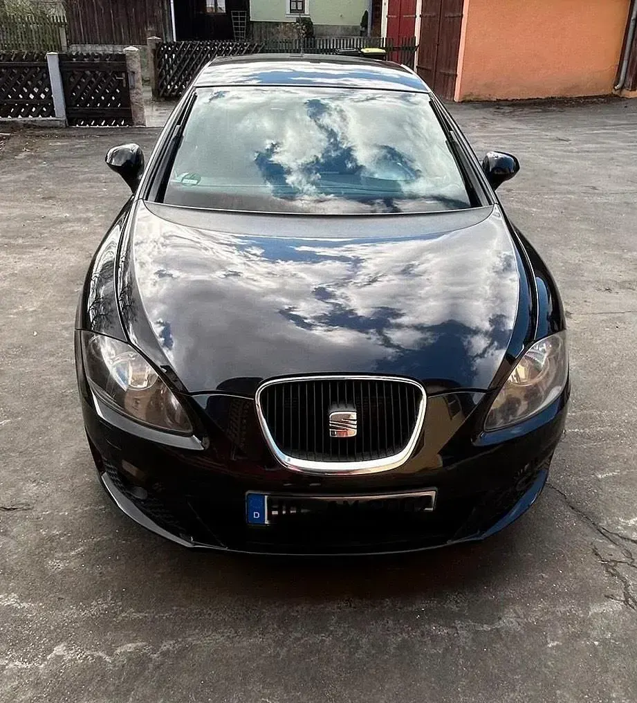 Usata Seat Leon 125 CV (91 kW) 2010 Nero Utilitaria
