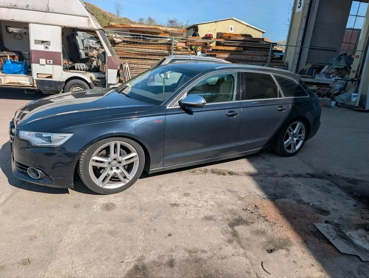 Usata Audi A6 204 CV (150 kW) 2013 Blu Station wagon