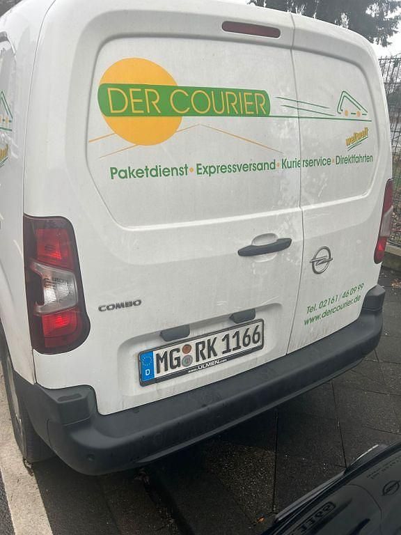 Gebraucht Opel Combo 131 PS (96 kW) 2021 Weiß Van / Kleinbus