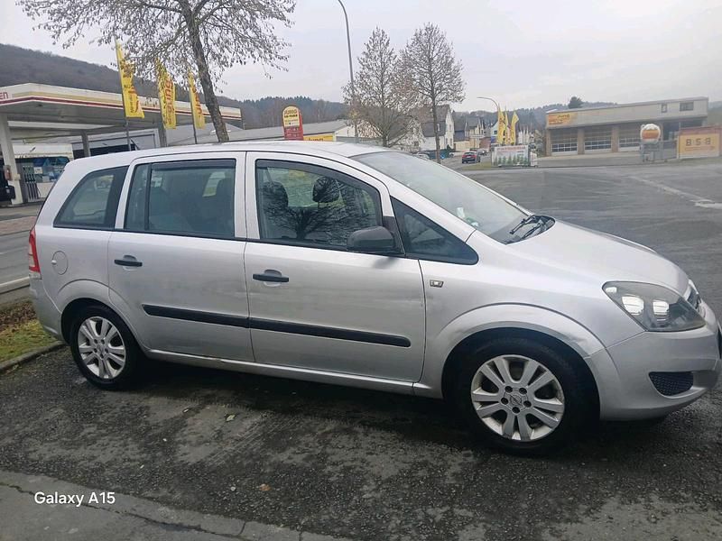 Silber Gebraucht 2009 Opel Zafira Van / Kleinbus | 2.999 € (Fairer Preis) - Bild 1/4