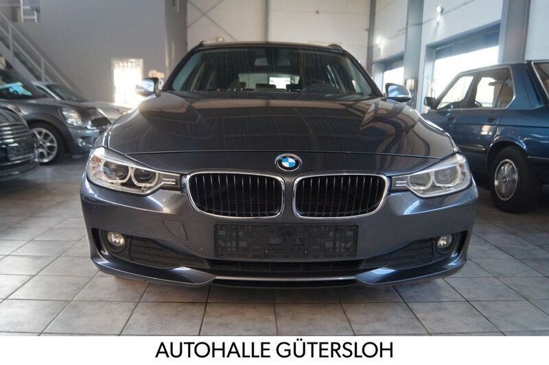 Grau Gebraucht 2015 BMW 320 Comfort Edition Kombi | 10.990 € (Fairer Preis) - Bild 1/4
