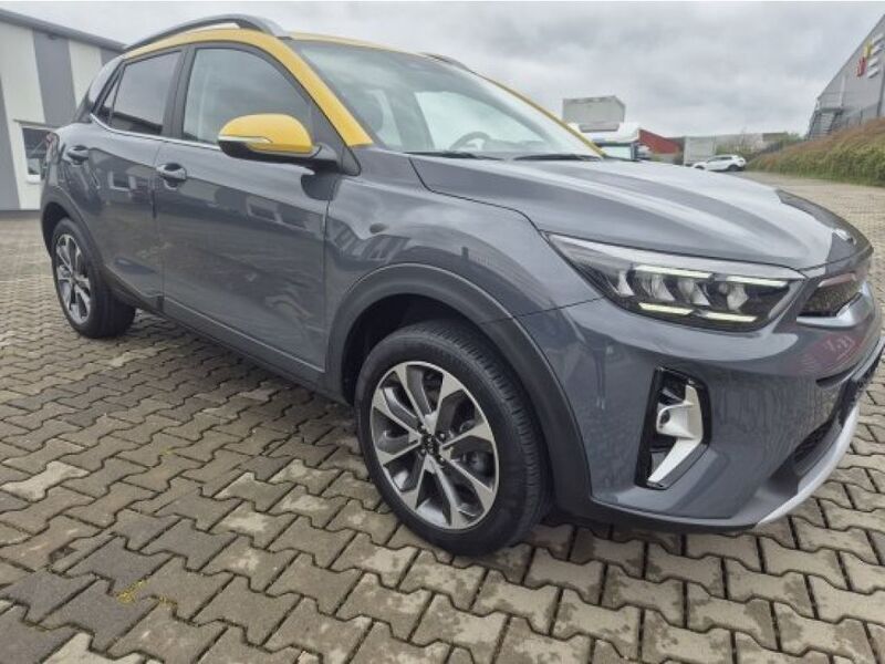 Perennialgrau Gebraucht 2021 Kia Stonic Spirit SUV | 15.990 € (Guter Preis) - Bild 1/4