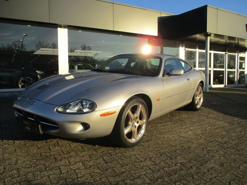 Silber Gebraucht 2000 Jaguar XK8 Coupé | 18.850 € (Teuer) - Bild 1/4