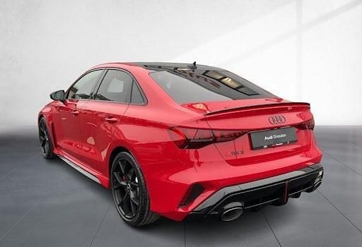 Neu Audi RS3 Sport 400 PS (294 kW) 2025 Progressivrot metallic Limousine