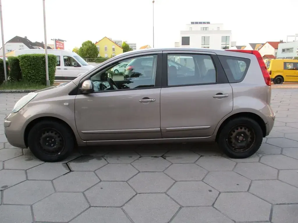 Gebraucht Nissan Note Acenta 110 PS (80 kW) 2008 Cafe latte (m) Kleinwagen