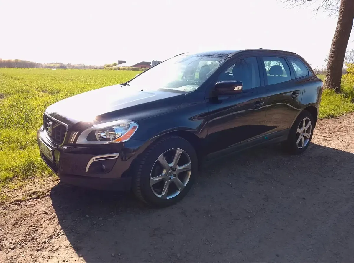Gebraucht Volvo XC60 136 PS (100 kW) 2012 Schwarz SUV