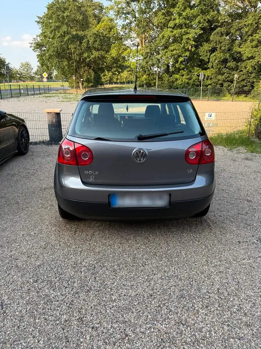 Gebraucht VW Golf V 102 PS (75 kW) 2006 Grau Kleinwagen