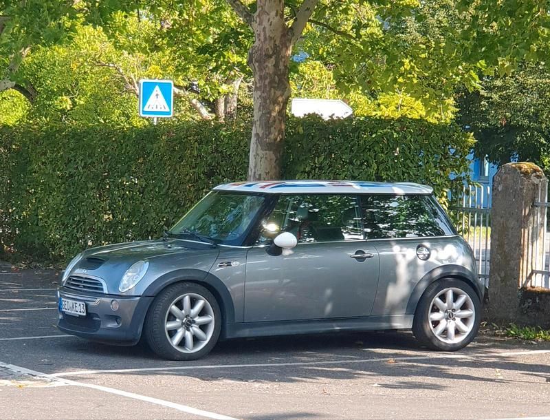 Grau Gebraucht 2003 Mini Cooper S Coupé Coupé | 2.500 € (Teuer) - Bild 1/4