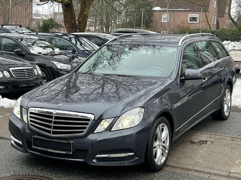 Gebraucht Mercedes E220 170 PS (125 kW) 2010 Grau Kombi
