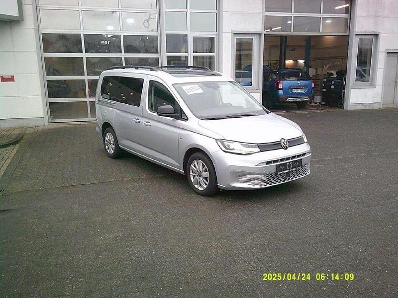 Reflexsilber metallic Gebraucht 2022 VW Caddy Maxi Basis Van / Kleinbus | 37.950 € (Teuer) - Bild 1/4