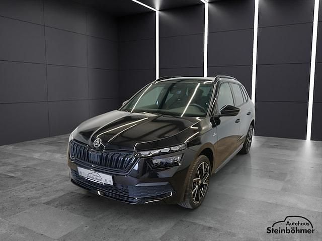 Black magic perleffekt (schwarz) Gebraucht 2023 Skoda Kamiq Monte Carlo SUV | 25.740 € (Fairer Preis) - Bild 1/4
