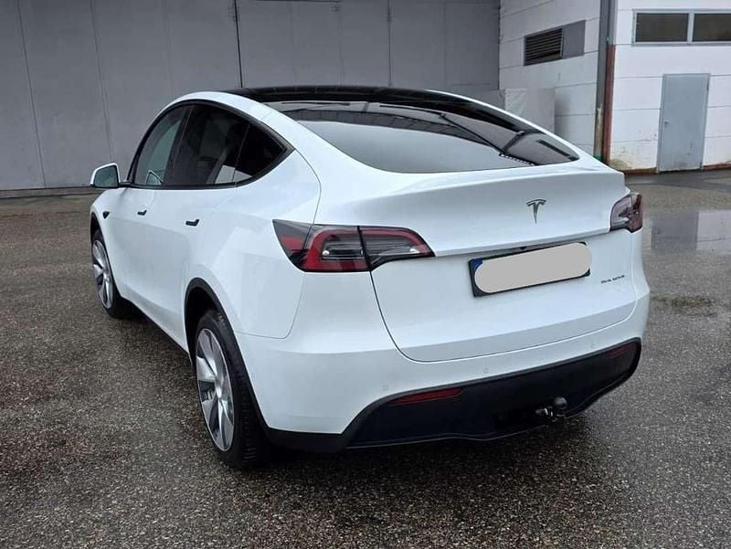 Weiß Gebraucht 2022 Tesla Model Y SUV | 37.000 € (Teuer) - Bild 1/4