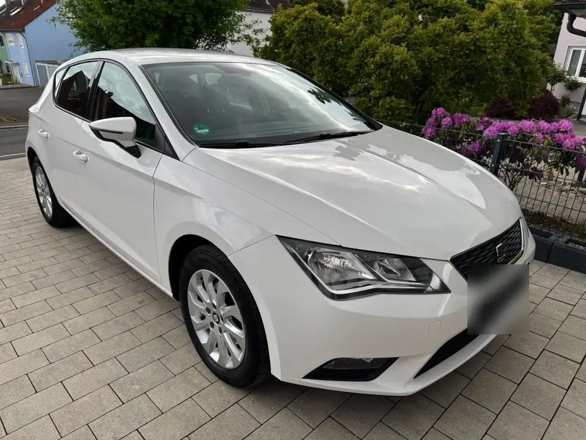Gebraucht Seat Leon Style 105 PS (77 kW) 2013 Weiß Limousine