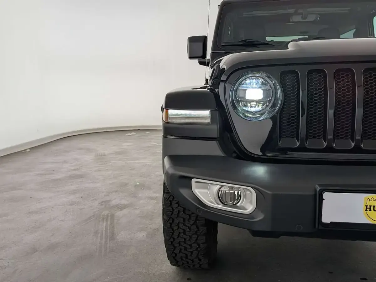 Gebraucht Jeep Wrangler Sahara 200 PS (147 kW) 2019 Black clear coat SUV