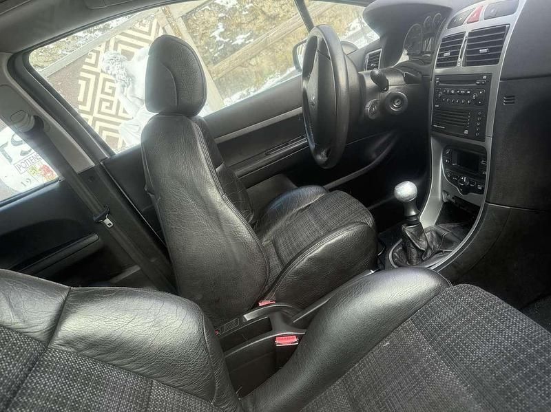 Gebraucht Peugeot 307 Platinum 109 PS (80 kW) 2001 Silber Limousine