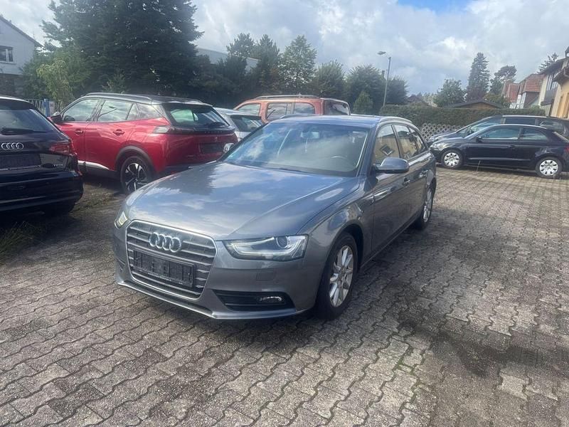 Grau Gebraucht 2015 Audi A4 Attraction Kombi | 9.990 € (Superpreis) - Bild 1/4