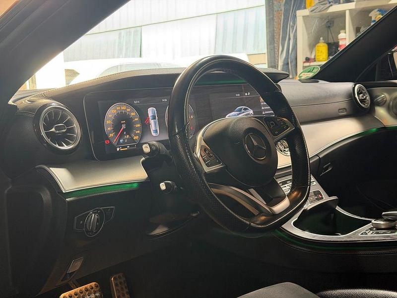 Gebraucht Mercedes E220 AMG line 194 PS (142 kW) 2017 Grau Coupé