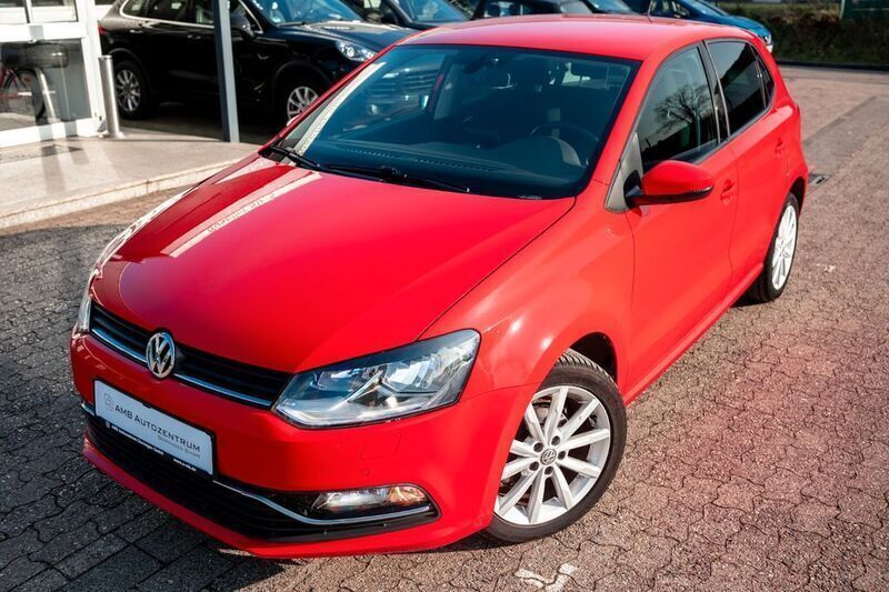 Rot Gebraucht 2017 VW Polo Highline Limousine | 10.499 € (Superpreis) - Bild 1/4