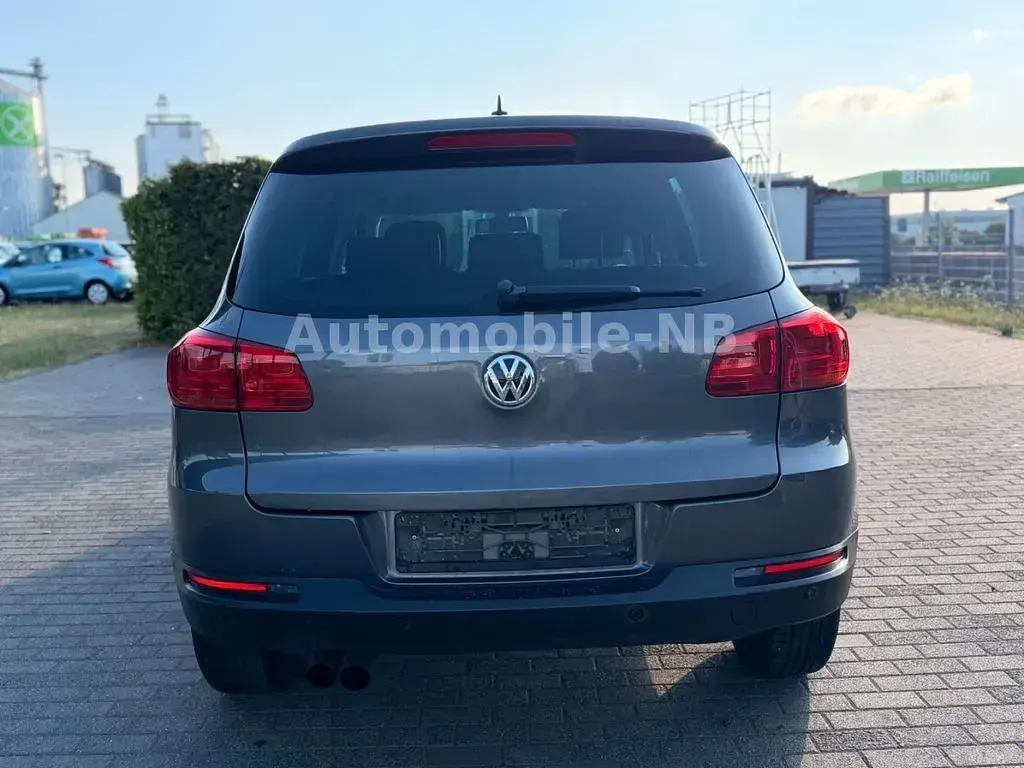 Gebraucht VW Tiguan Trendline 160 PS (117 kW) 2015 Grau SUV