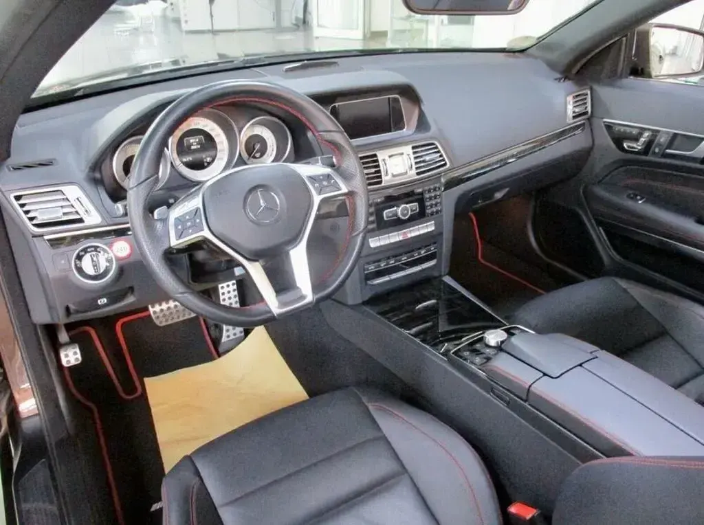 Usata Mercedes E250 211 CV (155 kW) 2015 Marrone Cabrio
