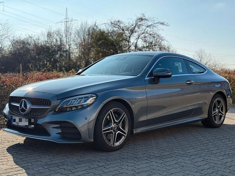 Grau Gebraucht 2021 Mercedes C220 AMG Coupé | 33.000 € (Guter Preis) - Bild 1/4