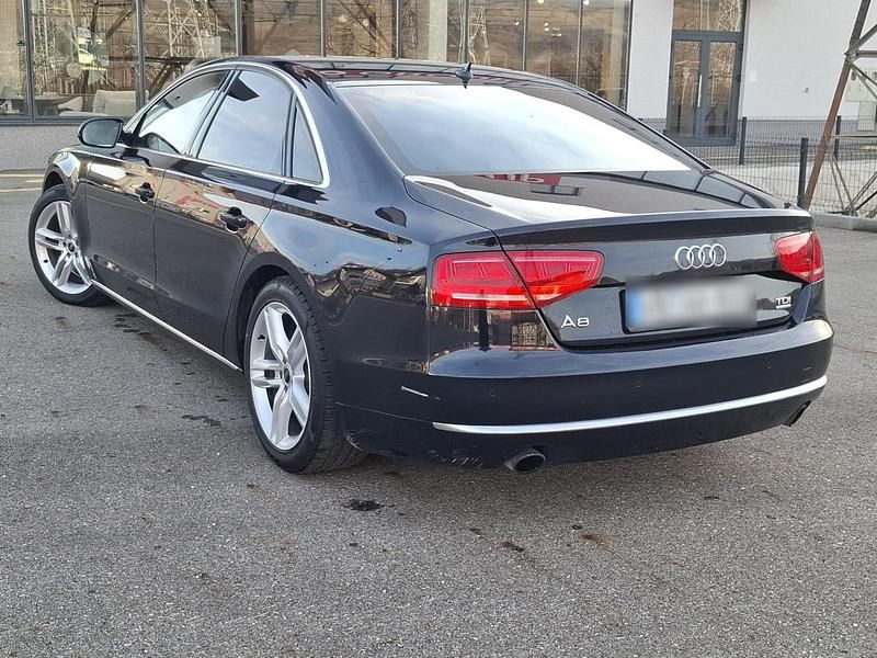 Gebraucht Audi A8 Comfort 351 PS (258 kW) 2011 Blau Limousine