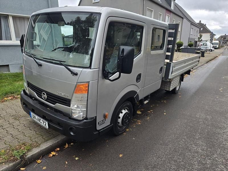 Grau Gebraucht 2011 Nissan Cabstar Abholung | 11.200 € - Bild 1/4