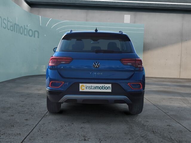 Gebraucht VW T-Roc 150 PS (110 kW) 2024 Blau SUV
