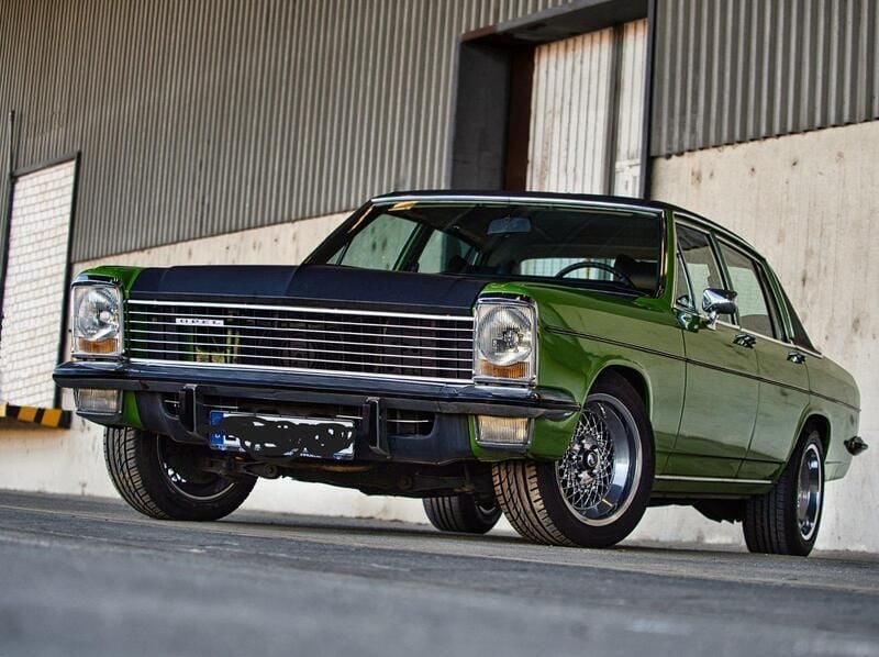 Grün Gebraucht 1977 Opel Diplomat Limousine | 17.999 € - Bild 1/4
