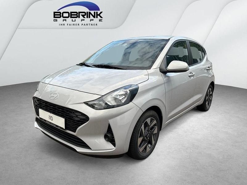Lumen grey / mic Gebraucht 2025 Hyundai i10 Trend Kleinwagen | 16.190 € (Fairer Preis) - Bild 1/4