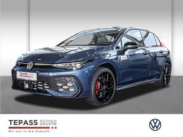 Blau Neu 2025 VW Golf VIII GTI Limousine | 51.960 € (Teuer) - Bild 1/4