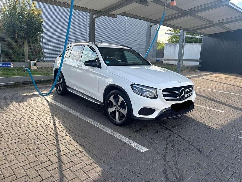 Weiß Gebraucht 2018 Mercedes GLC220 Edition 1 Coupé | 24.500 € (Superpreis) - Bild 1/4