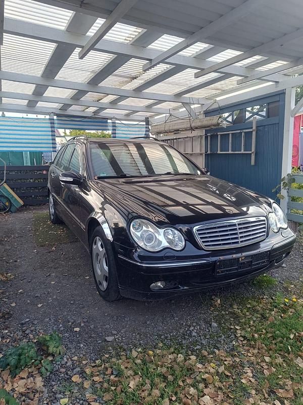 Schwarz Gebraucht 2003 Mercedes C240 Kombi | 2.250 € (Superpreis) - Bild 1/4