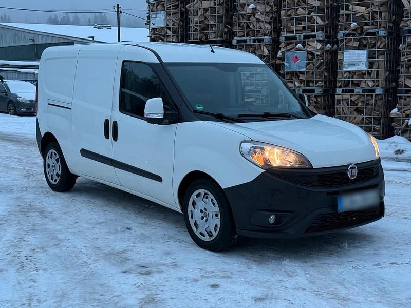 Gebraucht Fiat Doblò 101 PS (74 kW) 2016 Weiß Van / Kleinbus