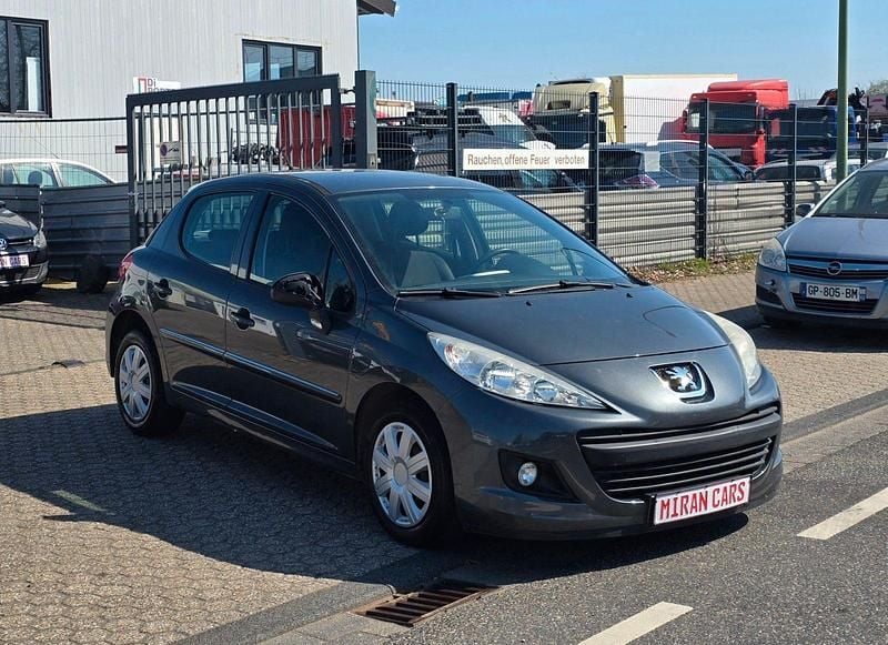 Gebraucht Peugeot 207 Filou 73 PS (53 kW) 2013 Grau Kleinwagen
