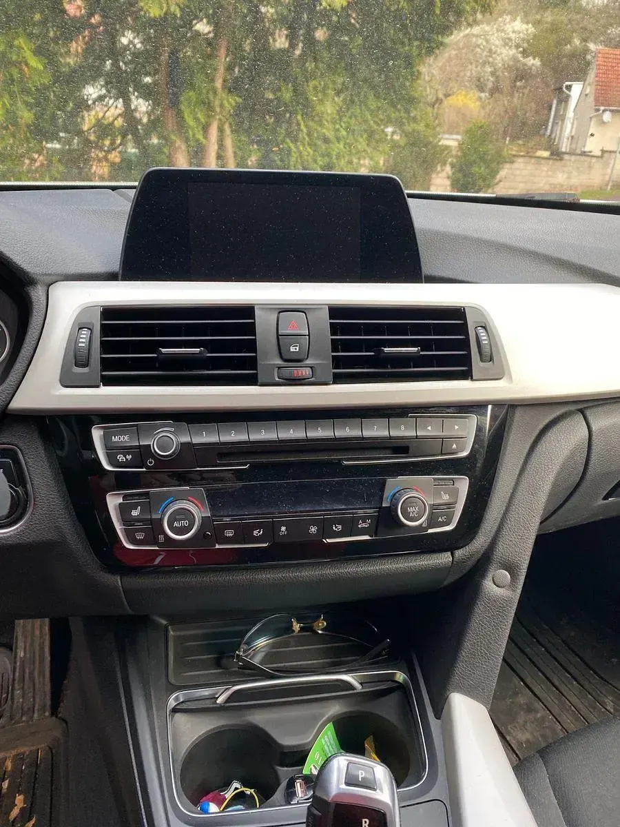 Gebraucht BMW 318 150 PS (110 kW) 2017 Silber Kombi