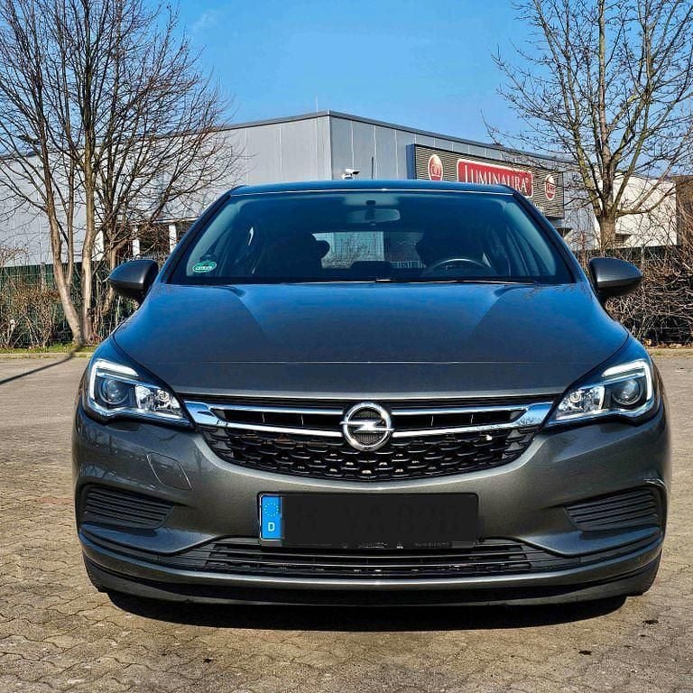 Gebraucht Opel Astra Edition 105 PS (77 kW) 2017 Grau Limousine