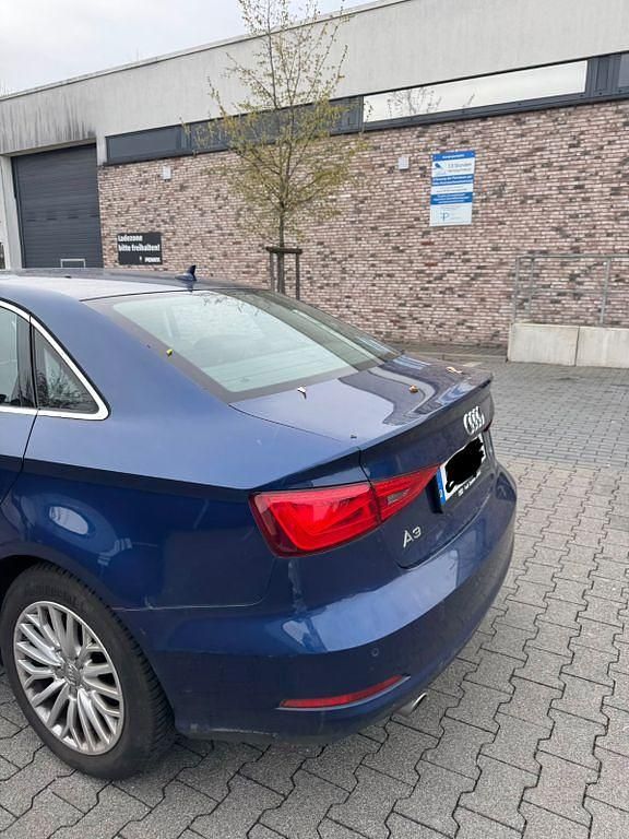 Gebraucht Audi A3 110 PS (80 kW) 2015 Blau Limousine