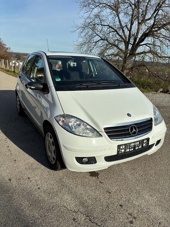 Weiß Gebraucht 2004 Mercedes A180 Avantgarde Van / Kleinbus | 3.350 € (Fairer Preis) - Bild 1/4
