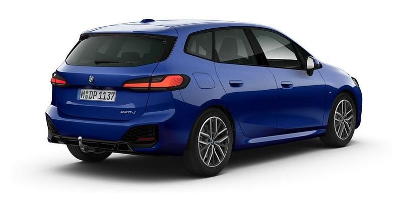 Gebraucht BMW 220 Active Tourer Luxury Line 163 PS (119 kW) 2025 Blau Van / Kleinbus