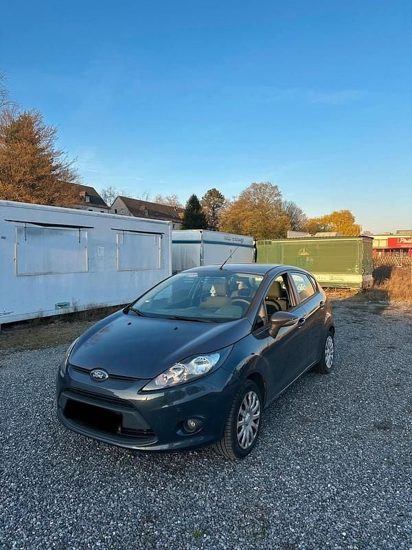 Gebraucht Ford Fiesta Trend 83 PS (61 kW) 2011 Grau Kleinwagen