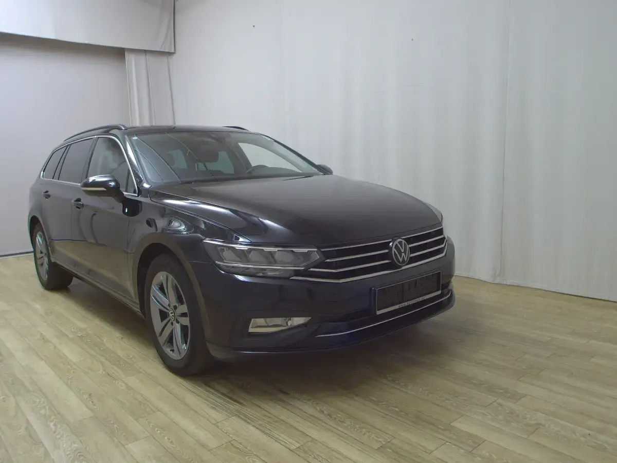 Gebraucht VW Passat Business 150 PS (110 kW) 2023 Schwarz Kombi