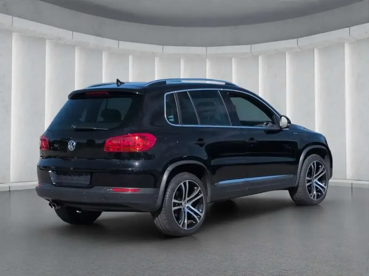 Gebraucht VW Tiguan LOUNGE 177 PS (130 kW) 2015 Schwarz SUV