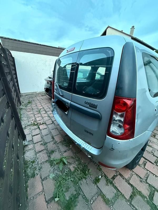 Second-hand Dacia Logan 87 CP (63 kW) 2010 Argintiu Break