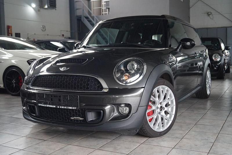 Grau Gebraucht 2011 Mini John Cooper Works Clubman Kombi | 12.290 € (Fairer Preis) - Bild 1/4
