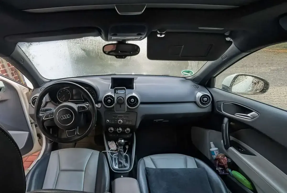 Gebraucht Audi A1 S-Line 122 PS (89 kW) 2011 Weiß Kleinwagen