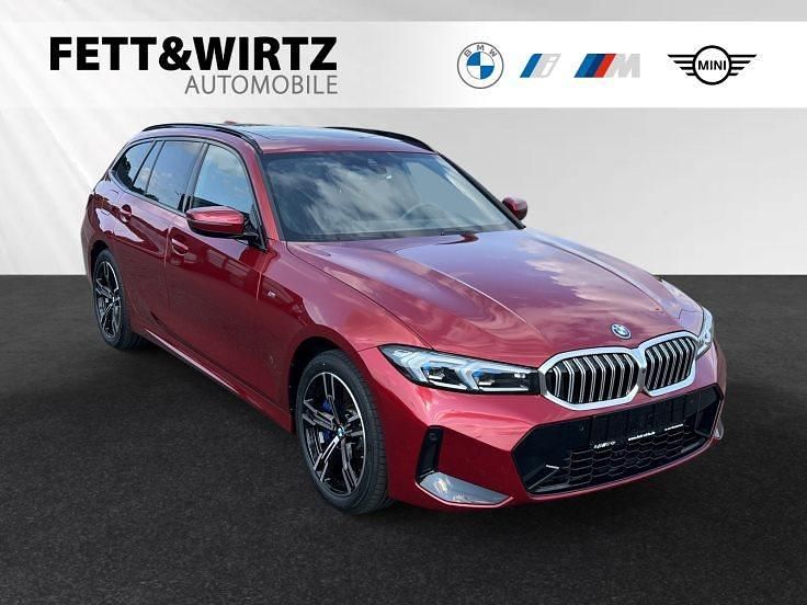 Fire red metallic Gebraucht 2024 BMW 330e M Sport Kombi | 47.390 € (Fairer Preis) - Bild 1/3